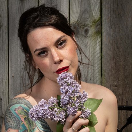 Molly West model nude images