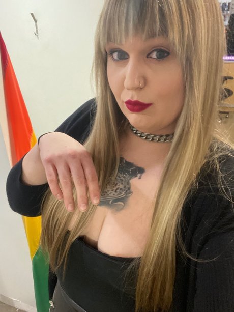 MOLLY DALLAS erotic pornstar archive