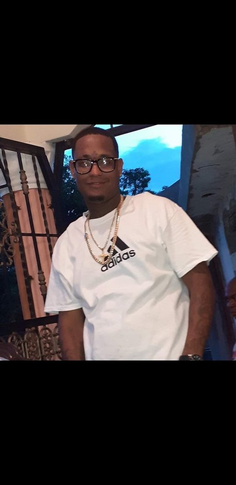 moyeto perla nudes star gallery