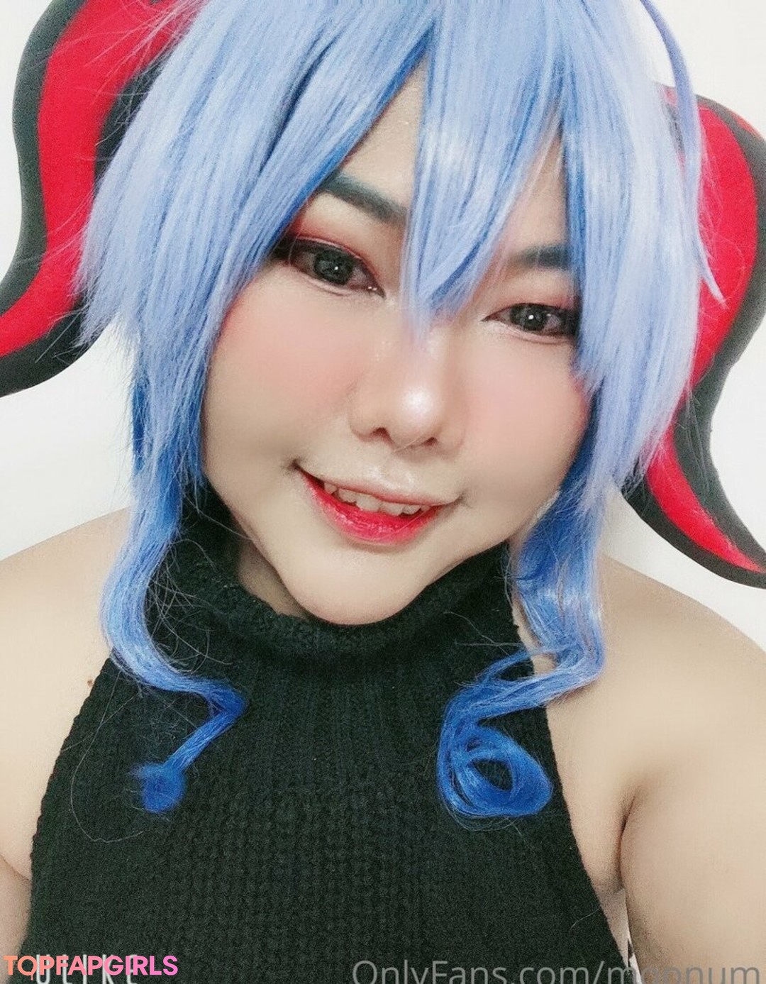 moonum pornographic model images