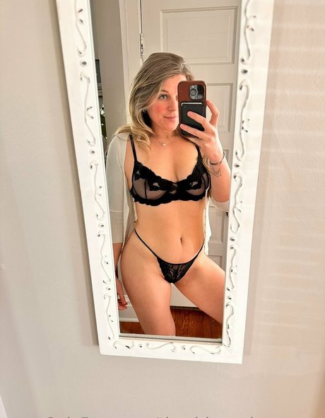 thegirlnextdoor xoxo free model photos