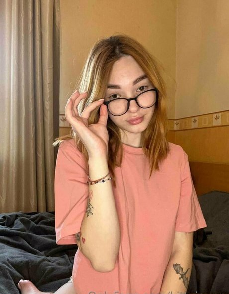 sisters onlyfans nudes image