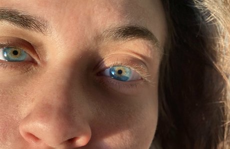 withlovesaraxo star sexy photo