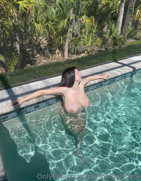 sampaigeishere model nude image