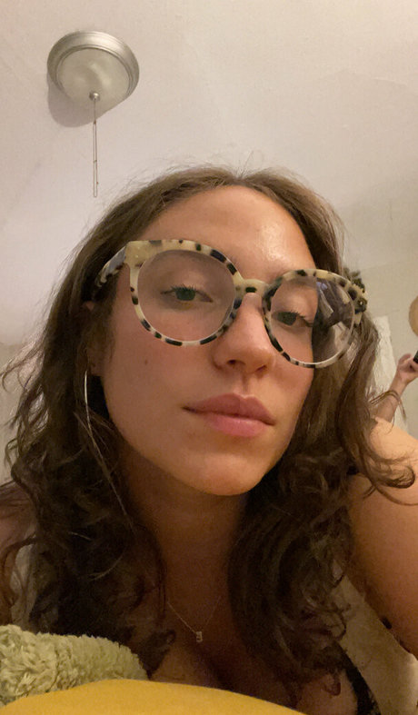 ella enchanted2 nudes star img