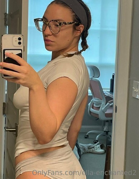 ella enchanted2 pornstar free picture