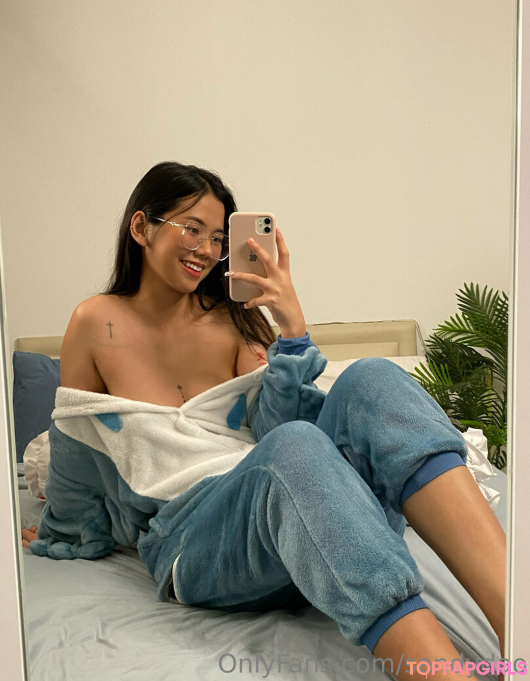 beautiful ladyboy onlyfans naked pictures