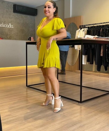 Denise Butterfly model porn pic