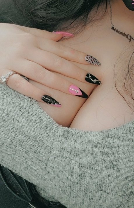 xxxglowyxxx model perfect pictures