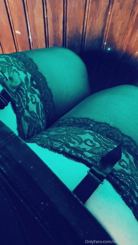 xxxglowyxxx star naked photos