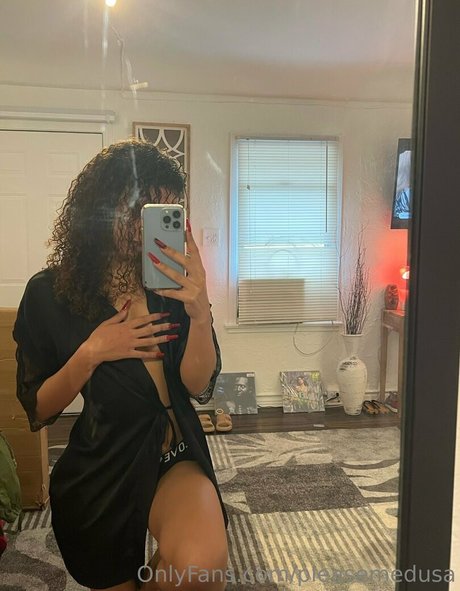 pleasemedusa beautiful model img