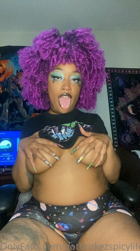 gothcakezspicylife model pretty picture