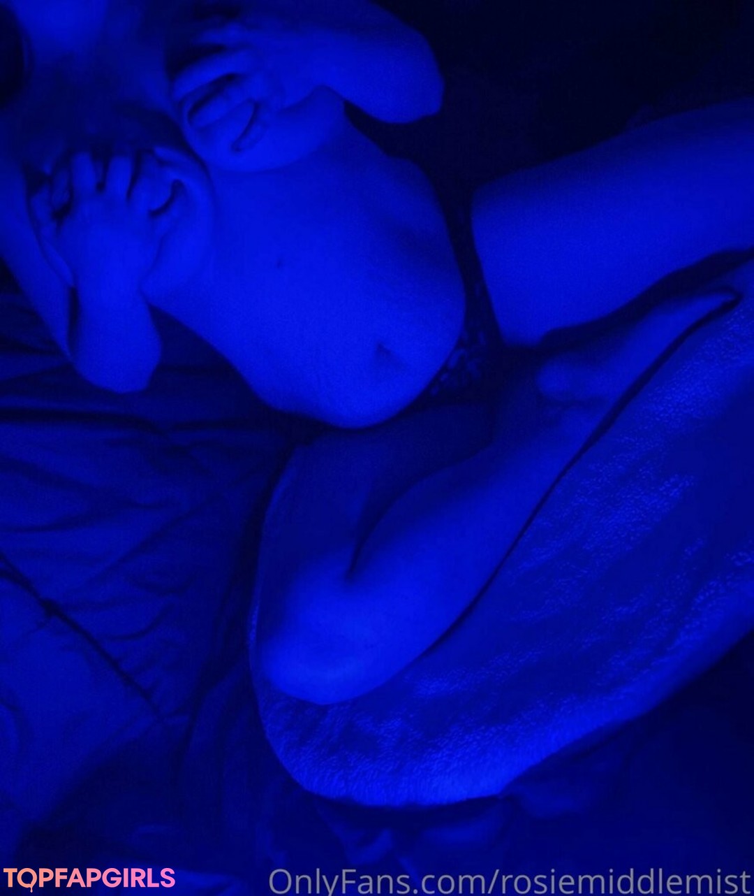 rosiemiddlemist nudes actress photo