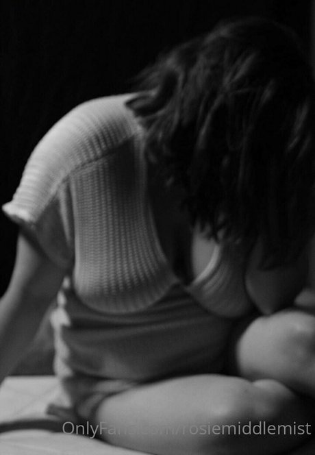 skinny brunette onlyfans exclusive photo