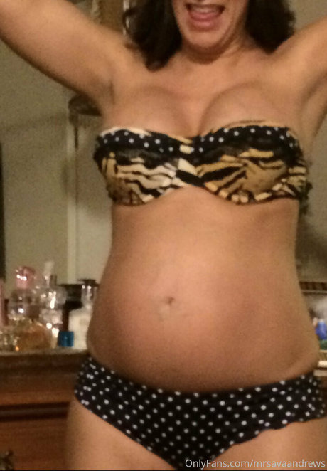 MrsAvaAndrews pretty model photo