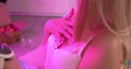 sarahisizzu star sexy pictures