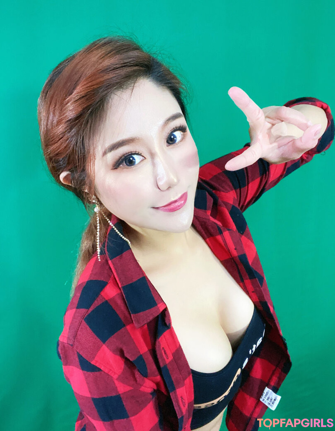 Uying erotic actress img