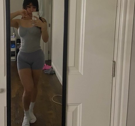 Luhhisa erotic model pictures