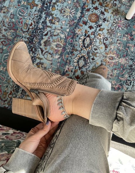 mxdchai hot star pictures