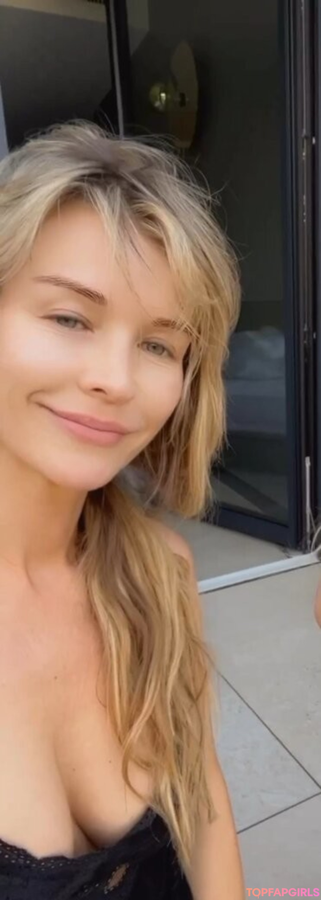 Joanna Krupa star nude image