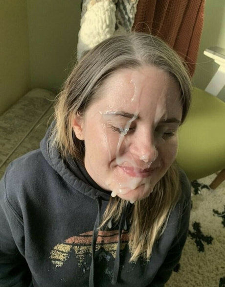 LaPetite pretty actress photos