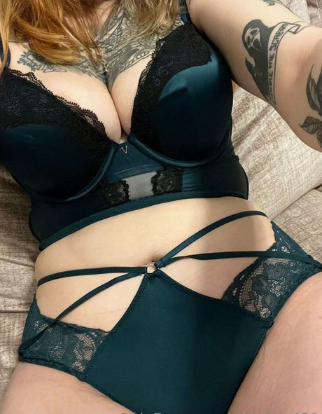 lleykt421 star erotic image