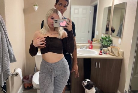 Asmrbyk model top picture