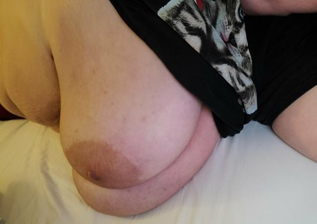 brunette petite onlyfans hot sex image