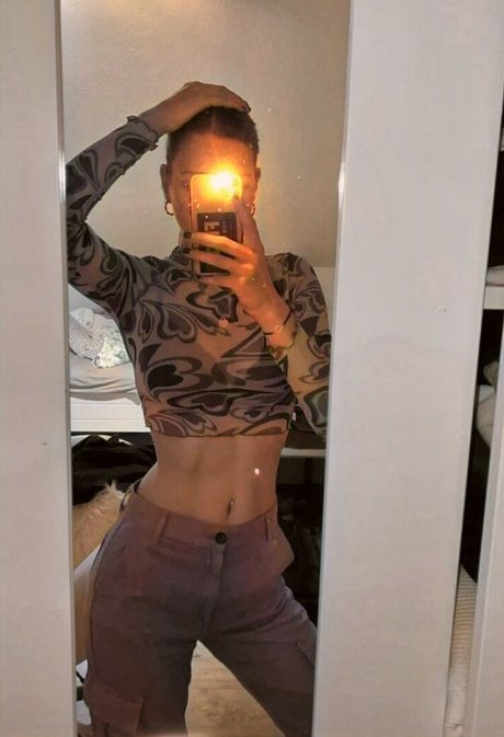 blonde midget onlyfans porno image