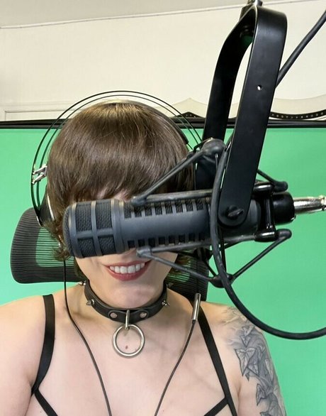 Bloodberry Tart sexy star pictures