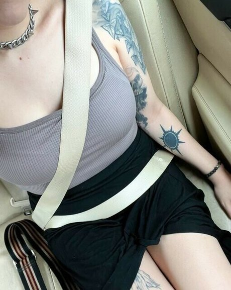 Bloodberry Tart nudes actress images