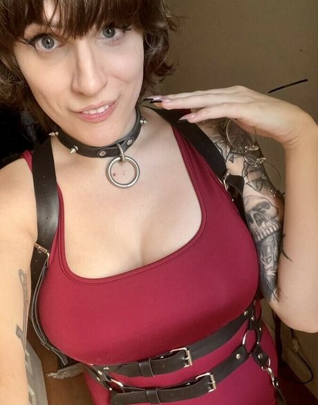 Bloodberry Tart exclusive pornstar galleries