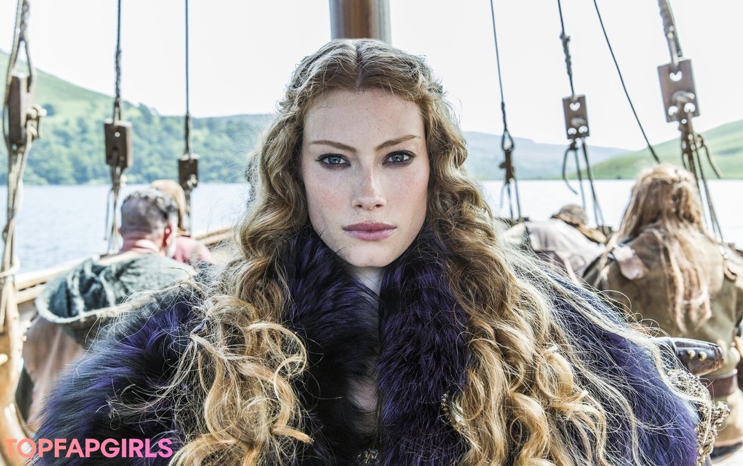 Alyssa Sutherland star perfect archive