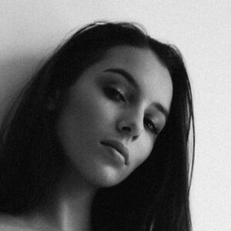 Newlay s nude star picture