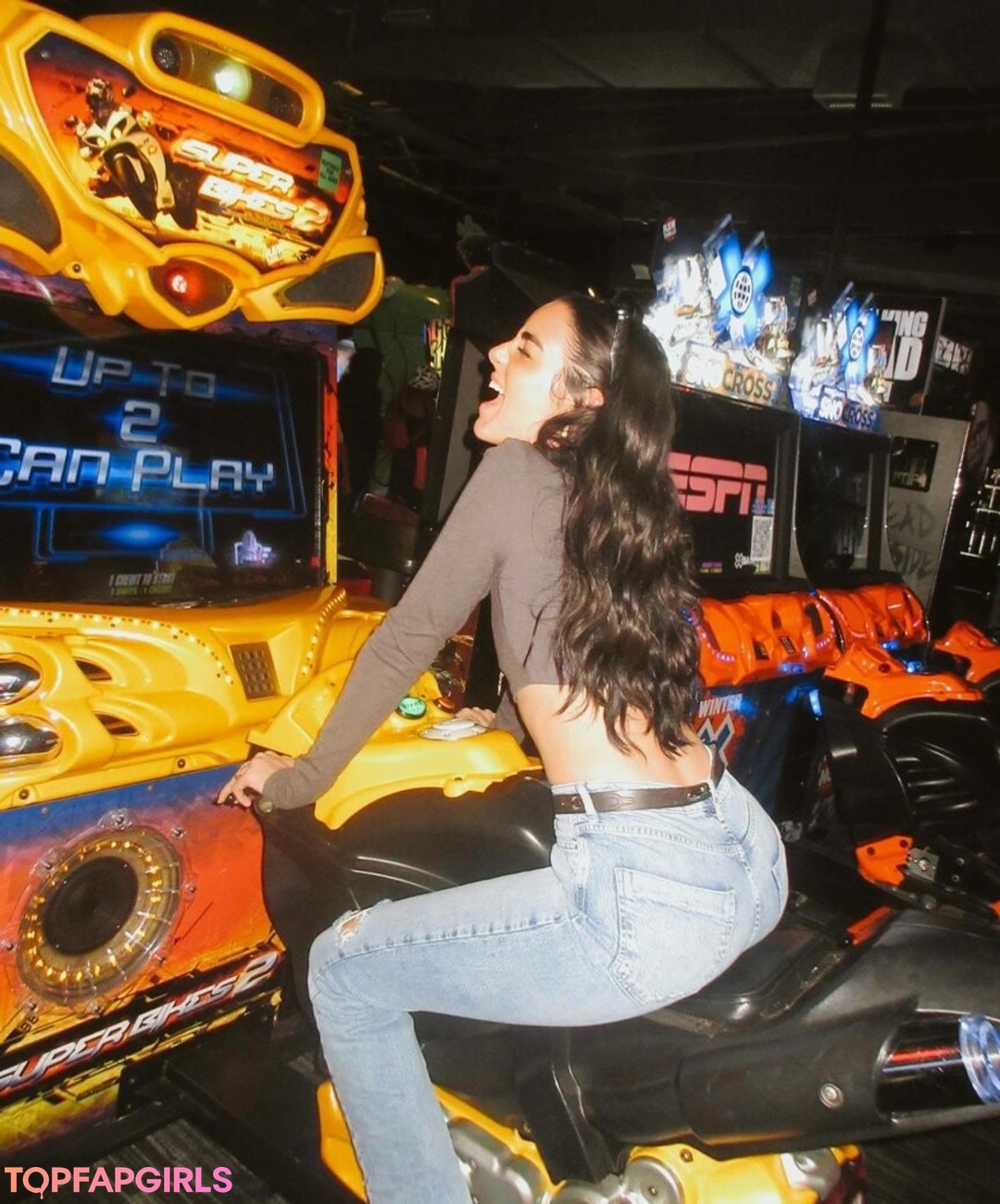 Indiana Massara sexy actress images