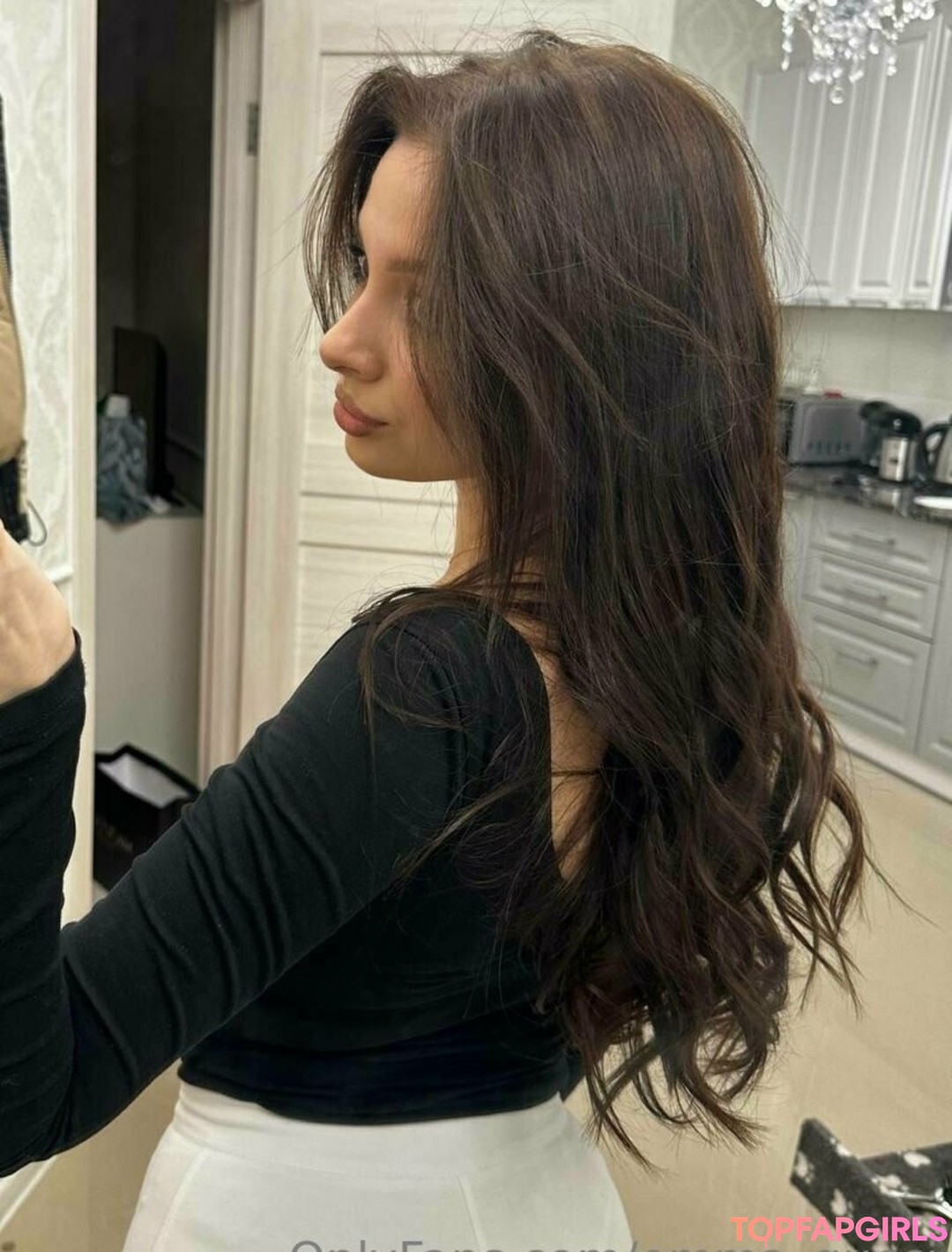 emma gucci sexy actress img