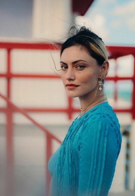 Phoebe Tonkin nudes actress photos