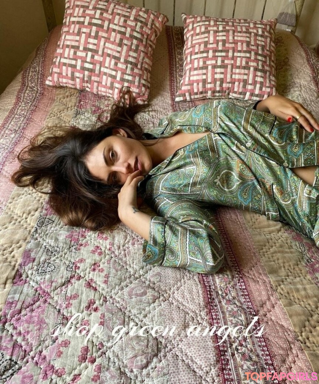 Phoebe Tonkin nude star pics