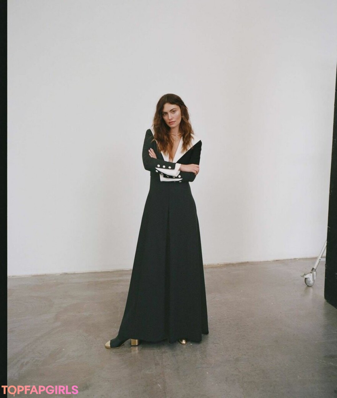 Phoebe Tonkin star sexy img