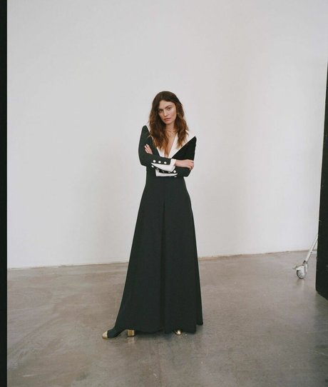 Phoebe Tonkin nude pornstar images