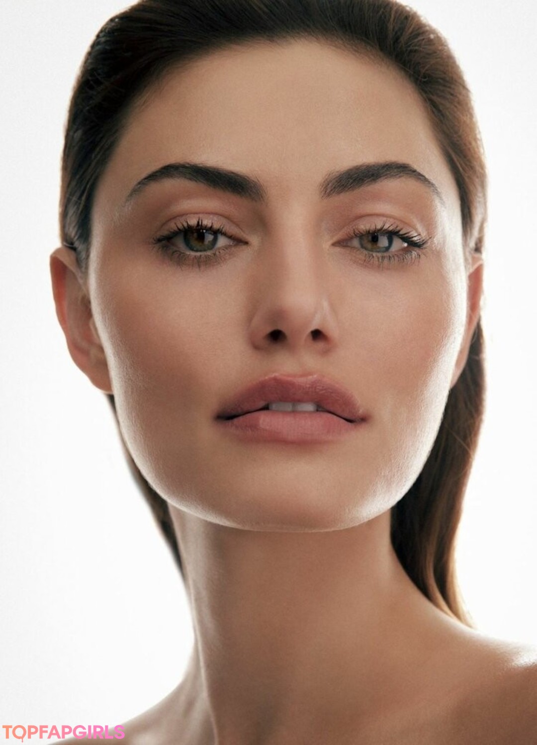 Phoebe Tonkin porn model images