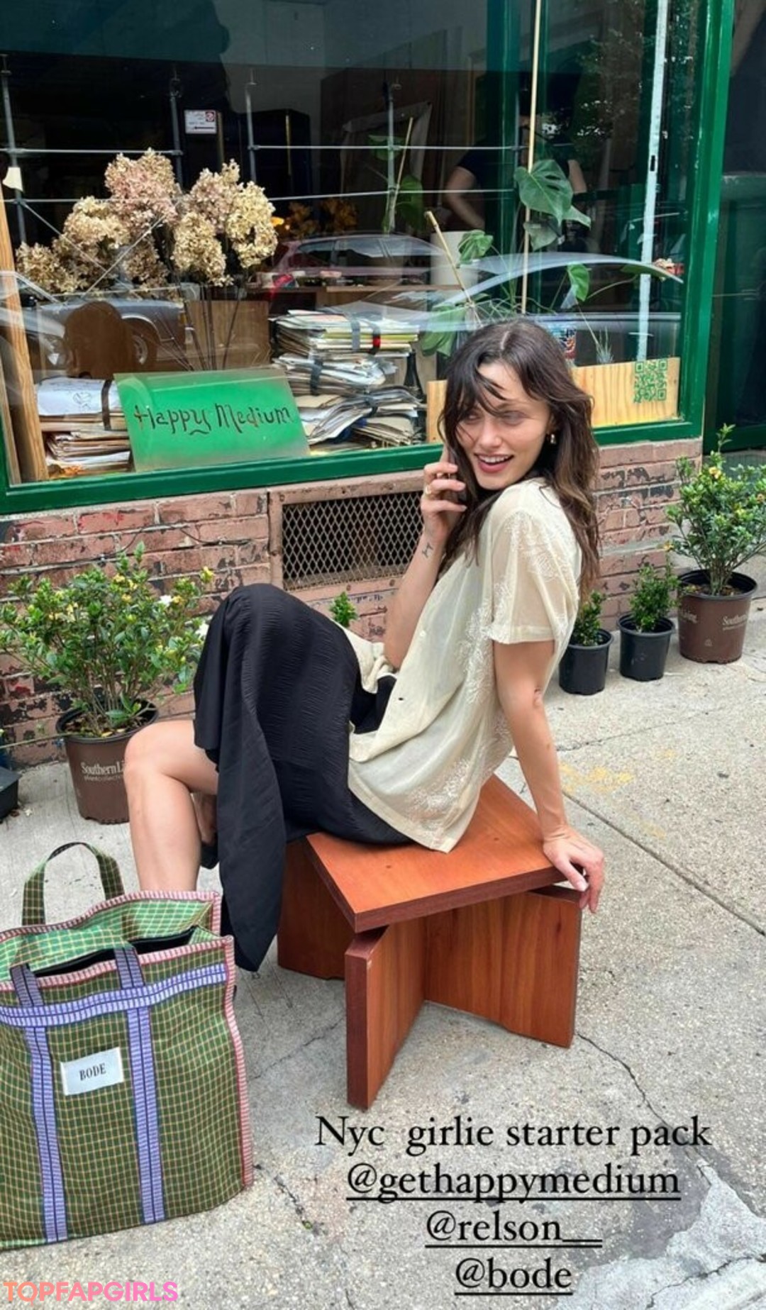 Phoebe Tonkin free actress pic