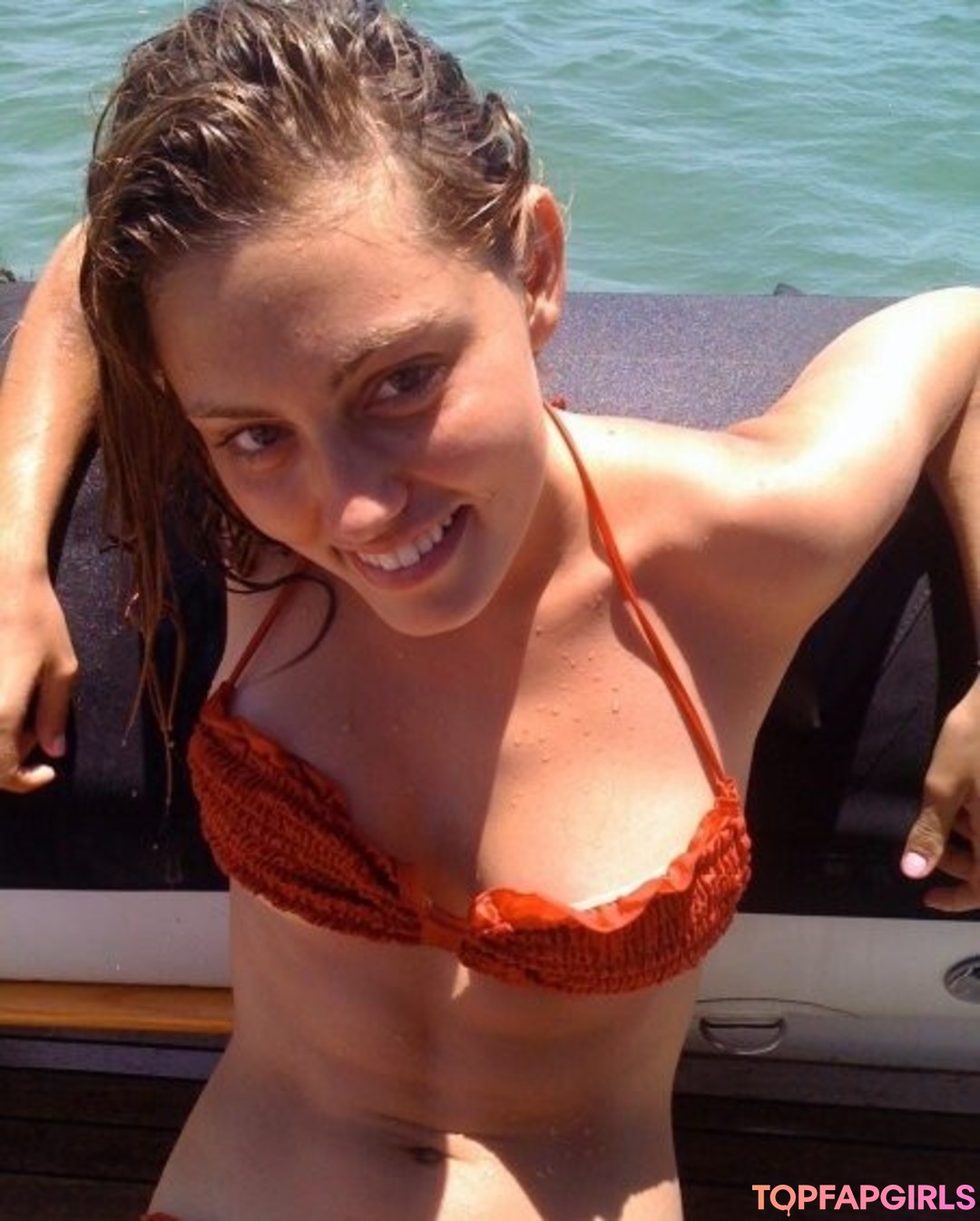 Phoebe Tonkin best model pics