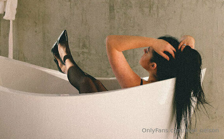 ariel nelson xxx model photos