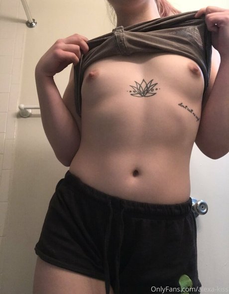 alexa kiss model photos