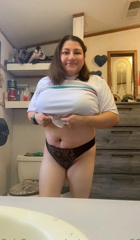 notyourqueen86 pornstar nude image