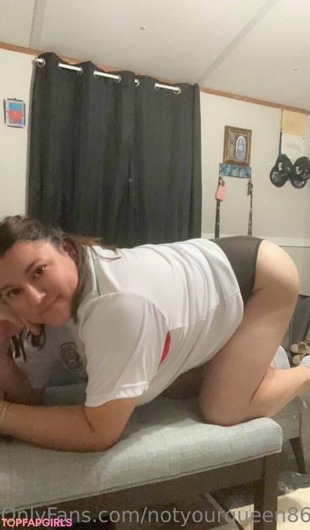 notyourqueen86 model naked img