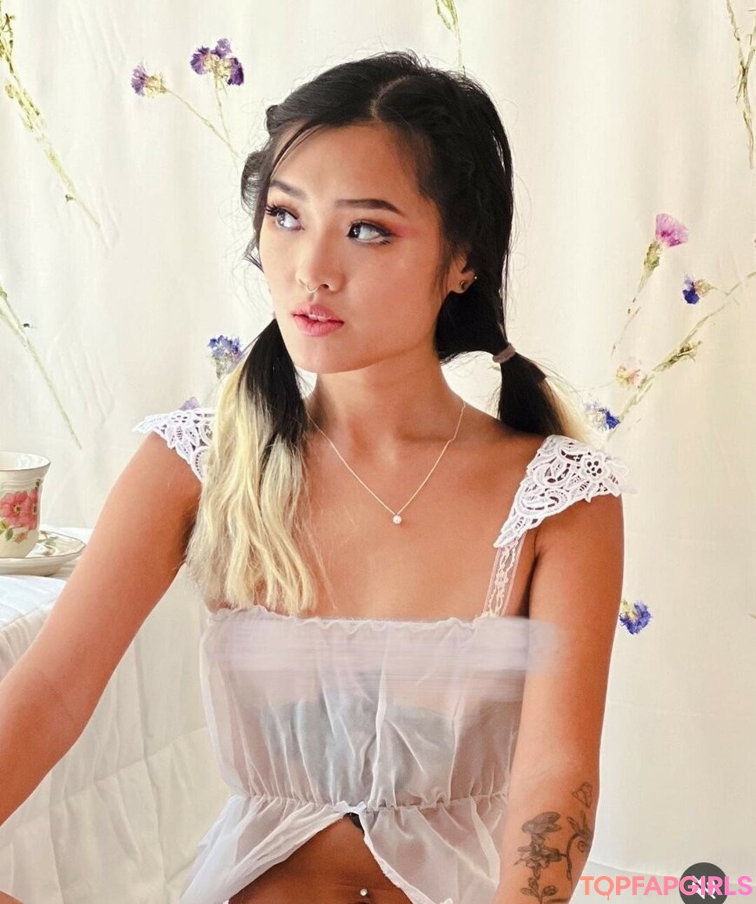 Casshole Yee pornstar adult galleries