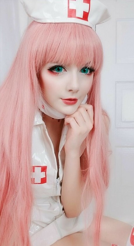 Meggii Cosplay naked star image