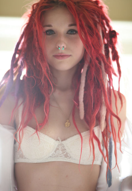 Alorali free model photos